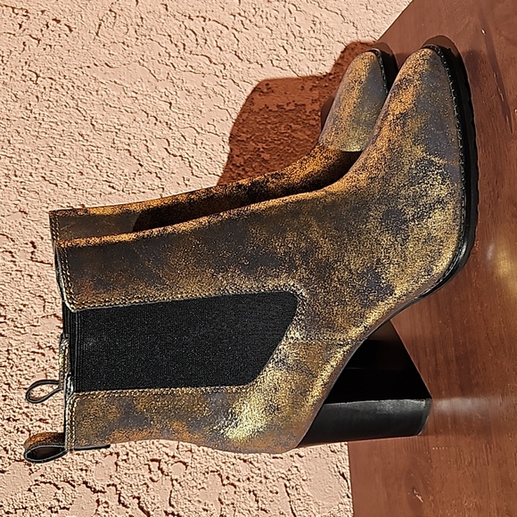 Lauren Ralph Lauren Mylah Metallic Golden Leather Booties Ankle Pull-On Sz 10 - Picture 4 of 17